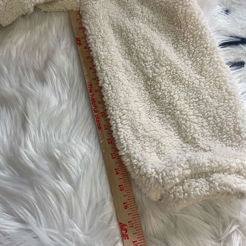 Women's Sz L White Soft Sherpa Fleece Jacket - Picture 12 of 13